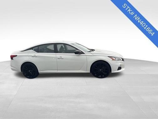 2022 Nissan Altima SR FWD