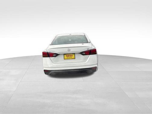 2022 Nissan Altima SR FWD