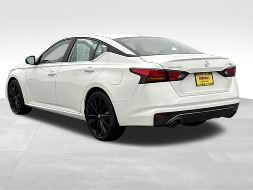 2022 Nissan Altima SR FWD