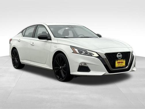 2022 Nissan Altima SR FWD