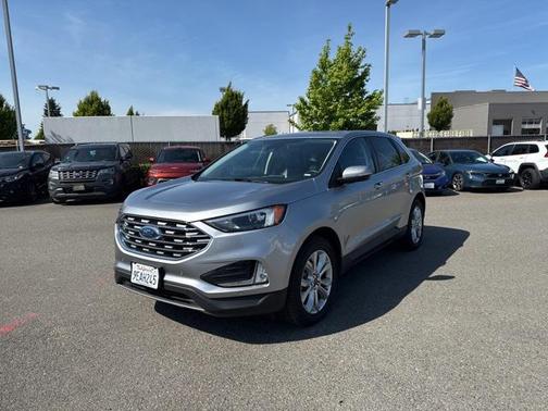 2022 Ford Edge Titanium
