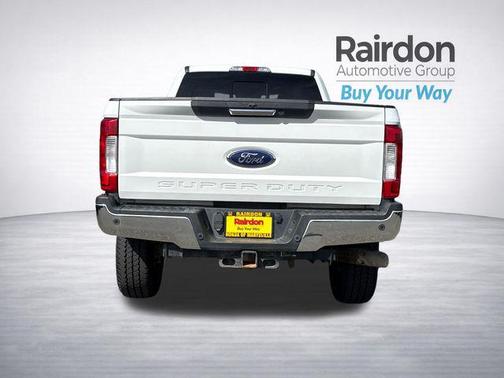 Oxford White 2018 Ford F-350 Lariat