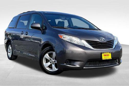 2017 Toyota Sienna LE