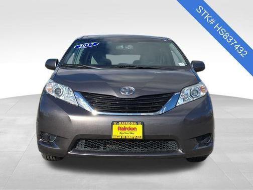 2017 Toyota Sienna LE