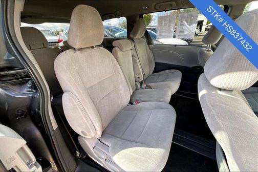 2017 Toyota Sienna LE