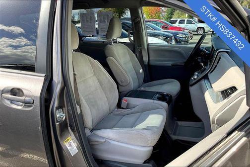 2017 Toyota Sienna LE