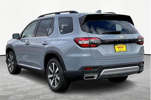 2025 Honda Pilot Touring 8-Passenger