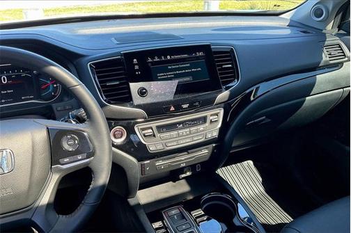 2022 Honda Pilot Touring 8-Passenger