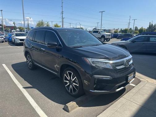 2022 Honda Pilot Touring 8-Passenger