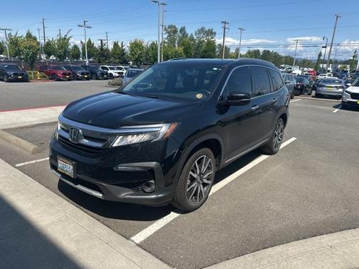 2022 Honda Pilot Touring 8-Passenger