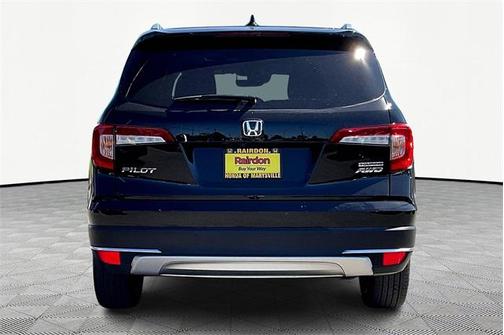 2022 Honda Pilot Touring 8-Passenger