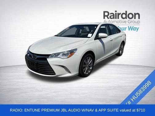 Blizzard Pearl 2017 Toyota Camry XLE