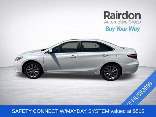 Blizzard Pearl 2017 Toyota Camry XLE