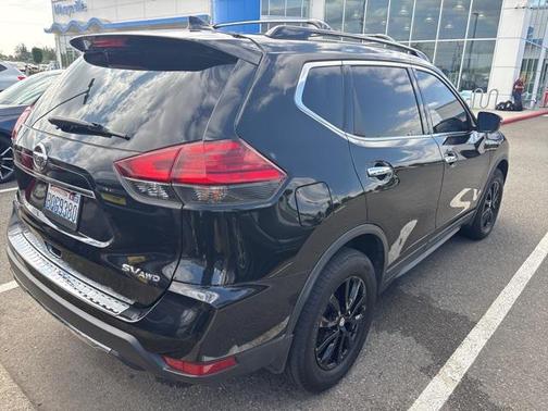 2017 Nissan Rogue SV