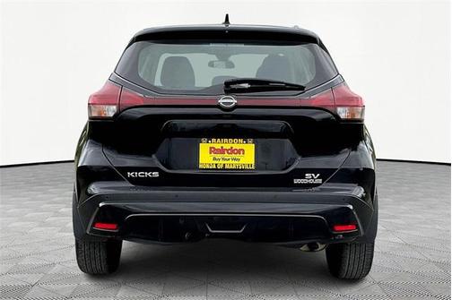 2022 Nissan Kicks SV
