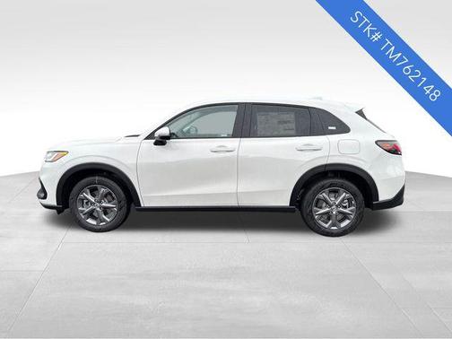 Platinum White Pearl 2026 Honda HR-V LX