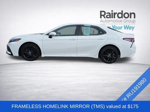 Ice 2024 Toyota Camry SE
