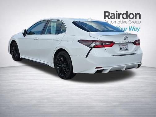 Ice 2024 Toyota Camry SE