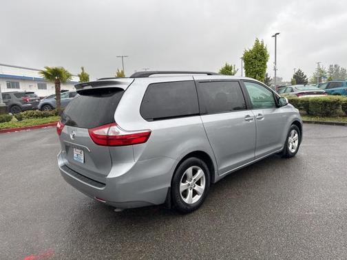 2015 Toyota Sienna LE