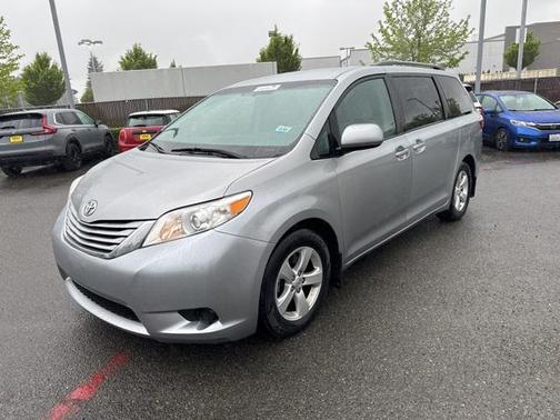 2015 Toyota Sienna LE