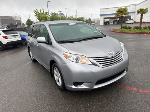2015 Toyota Sienna LE