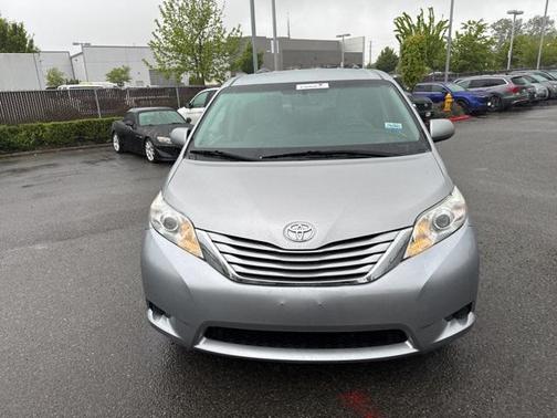 2015 Toyota Sienna LE