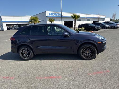 2017 Porsche Cayenne Base