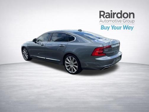 Gray Metallic 2018 Volvo S90 T8 Inscription