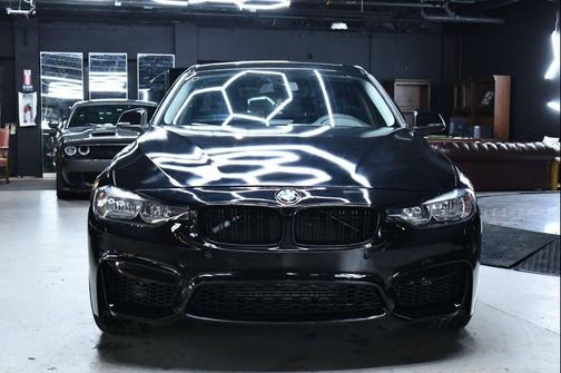 Black 2017 BMW 320 i
