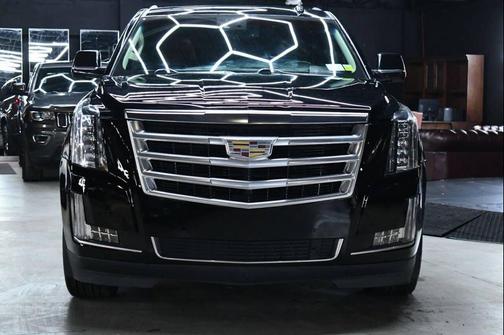 2016 Cadillac Escalade Luxury
