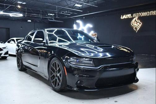Pitch Black Clearcoat 2016 Dodge Charger R/T Scat Pack