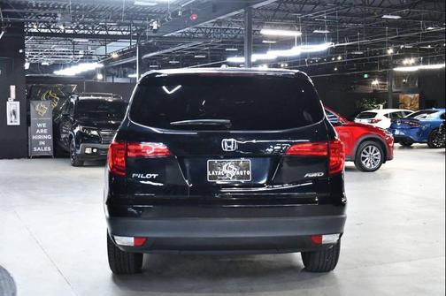Crystal Black Pearl 2017 Honda Pilot EX