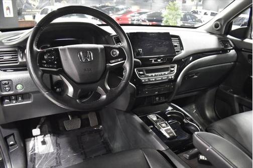 2022 Honda Pilot Touring 8-Passenger