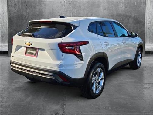 2025 Chevrolet Trax LS