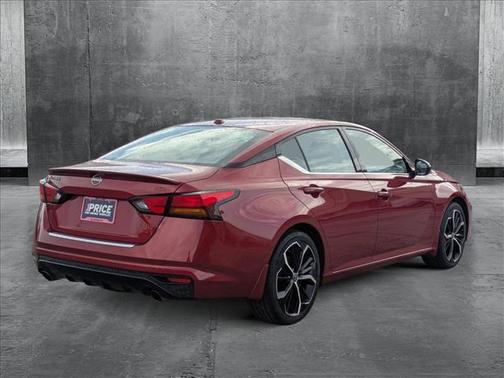 2023 Nissan Altima SR FWD