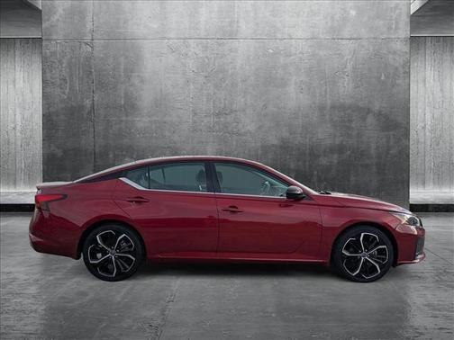 2023 Nissan Altima SR FWD