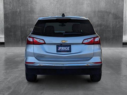 Silver Ice Metallic 2018 Chevrolet Equinox LS