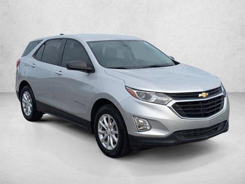 Silver Ice Metallic 2018 Chevrolet Equinox LS