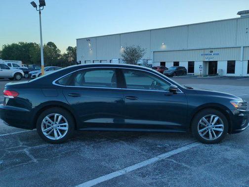 2020 Volkswagen Passat 2.0T SE
