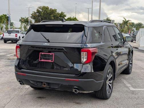 2022 Ford Explorer ST-Line