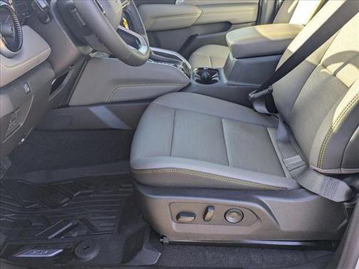 White Sands 2026 Chevrolet Colorado ZR2