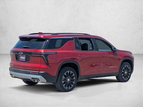 Radiant Red Tintcoat 2026 Chevrolet Traverse LT