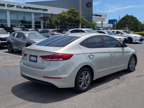 Mineral Beige 2017 Hyundai ELANTRA SE