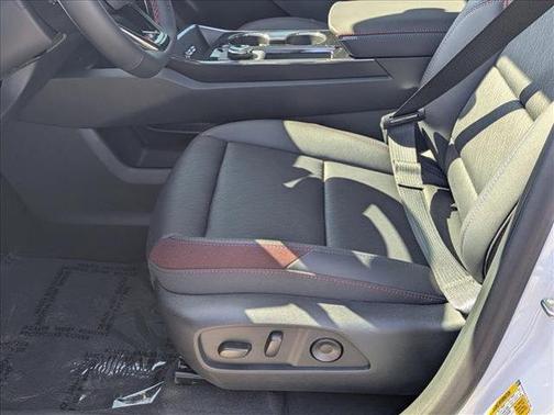 Polar White Tricoat 2026 Chevrolet Equinox FWD RS