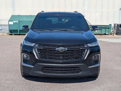Mosaic Black Metallic 2023 Chevrolet Traverse LT Cloth