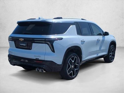 Polar White Tricoat 2026 Chevrolet Traverse High Country