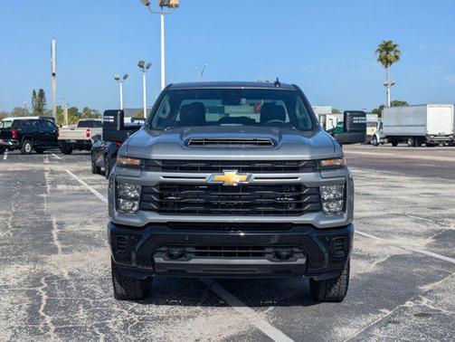 Sterling Gray Metallic 2026 Chevrolet Silverado 2500 Custom