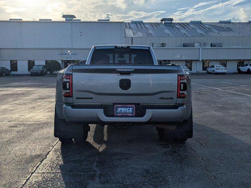 2021 RAM 3500 Big Horn Crew Cab 4x4 8' Box