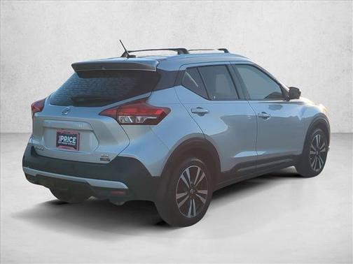 Brilliant Silver Metallic 2020 Nissan Kicks SR