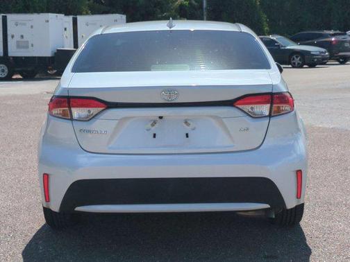 Wind Chill Pearl 2022 Toyota Corolla LE